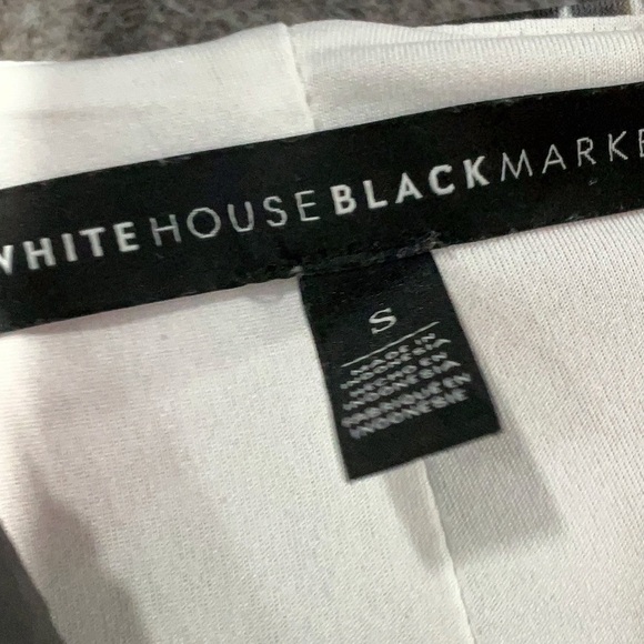 White House Black Market Red Floral V-Neck Surplice Wrap Blouse Size S - Picture 4 of 7